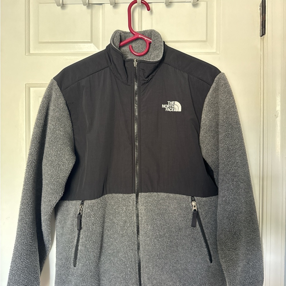 The North Face Boys's Black and Gray XL Denali Jacket